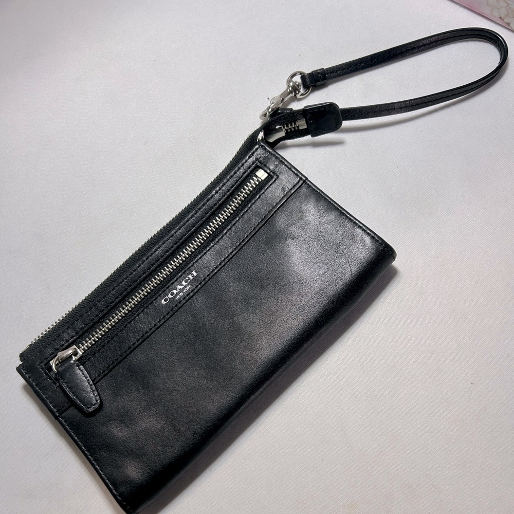 Coach | Wristlet LIKE NEW
